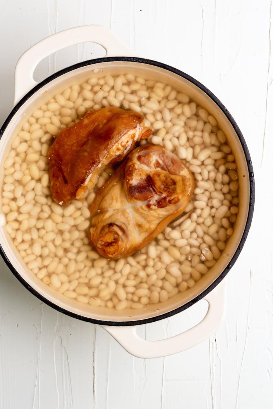 white beans and ham hocks cooks in water