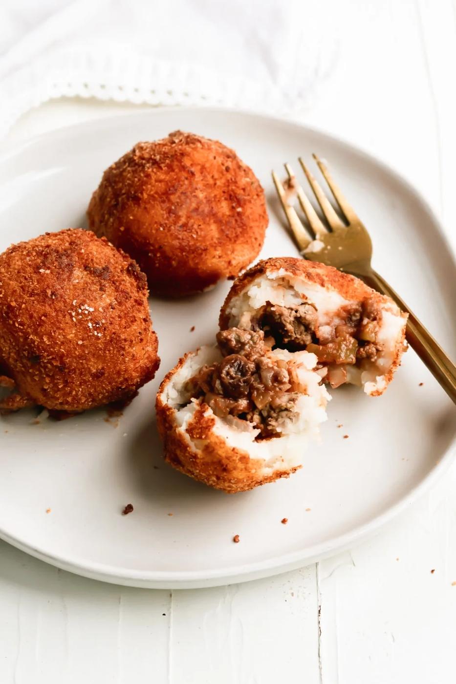 Papas Rellenas (Cuban Picadillo Stuffed Potato Balls)