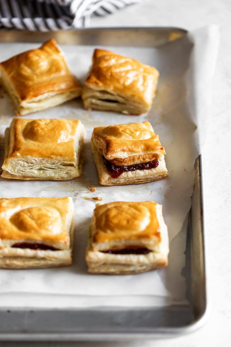 Guava Cheese Pastries (Cuban Pastelitos de Guayaba y Queso)