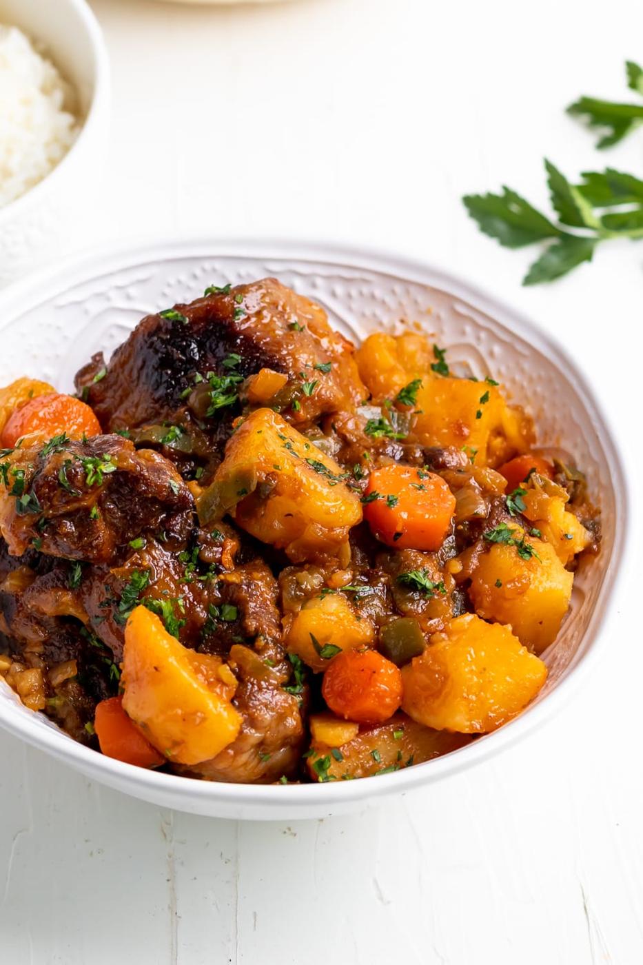 Tender & Juicy Rabo Encendido (Cuban Oxtail Stew)