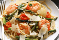 Zesty Garlic Shrimp Scampi with Tender Asparagus