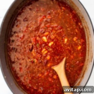 quinoa chili in pot.
