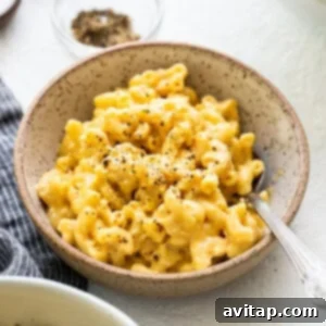mac and cheese in bowl.