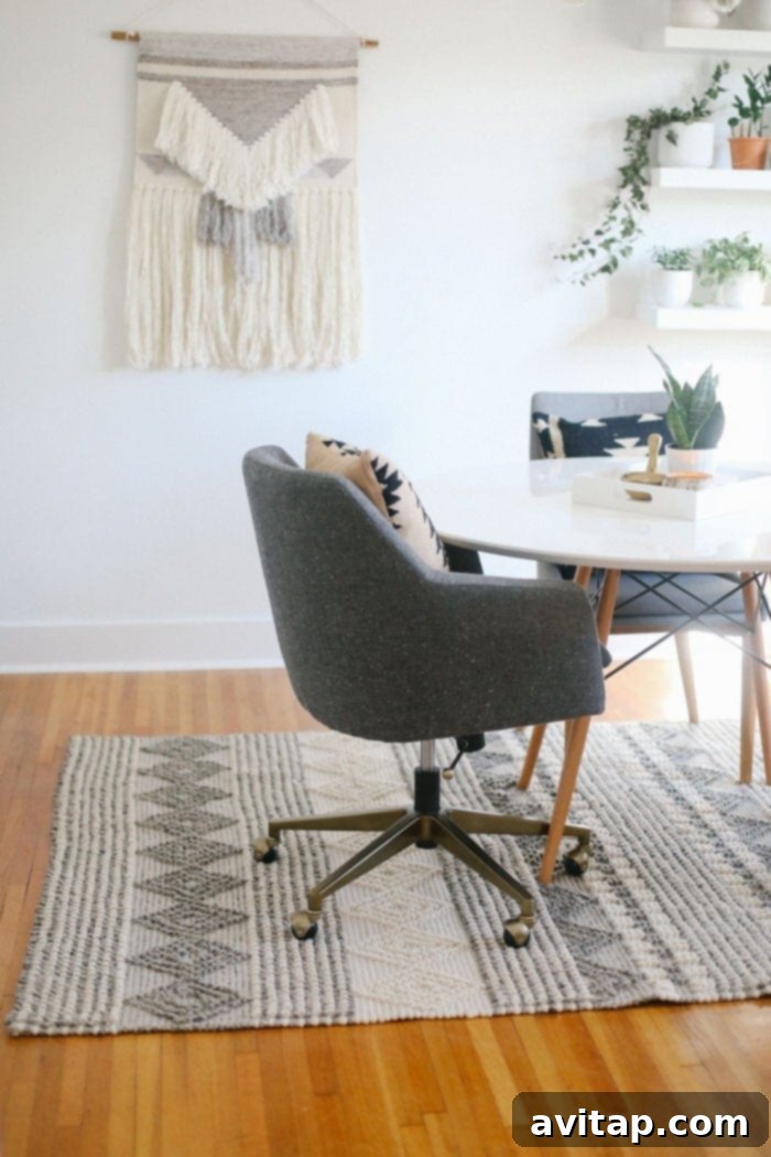 Bohemian Wool Rug in White and Grey