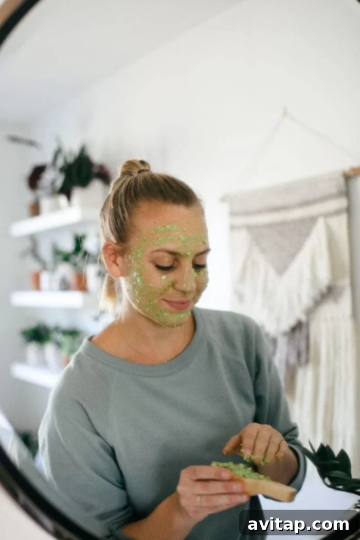Applying the nourishing homemade face mask
