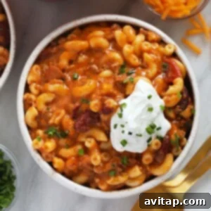 Hearty Chili Macaroni 2 A scrumptious chili mac recipe with sour cream.
