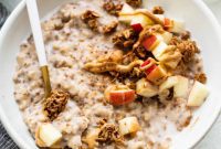 Warm Apple Cinnamon Oats