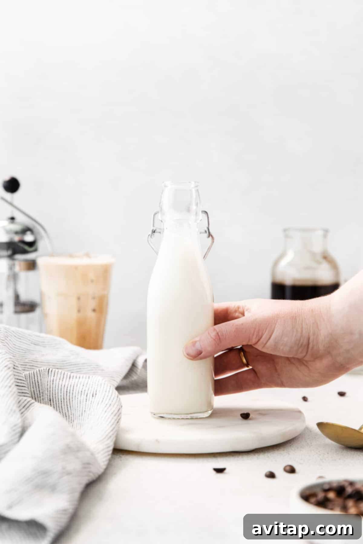 Velvet Vanilla Cold Brew 4 A jar of rich, creamy vanilla sweet cream, perfectly mixed and ready to be added to cold brew.