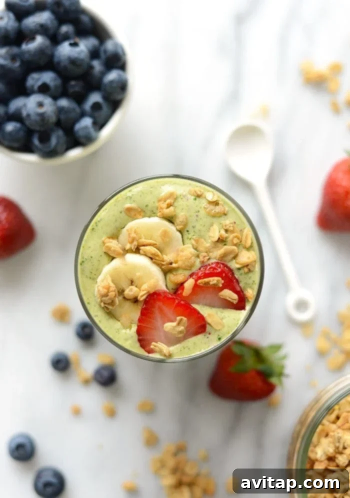 Ready-to-blend green smoothie bag, featuring a strawberry banana spinach blend.
