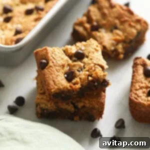 Delicious and healthy flourless blondies with chocolate chips