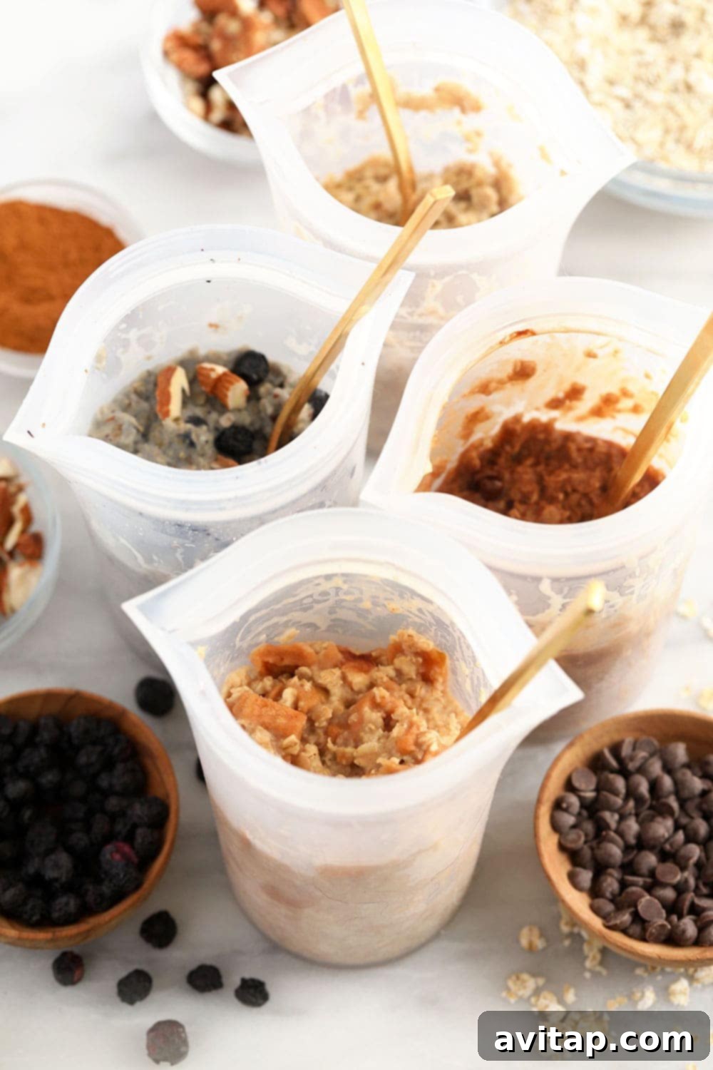 Instant Oatmeal - 4 Delicious Ways for a Healthy Breakfast Four bowls of instant oatmeal in different flavors, ready to be eaten, showcasing a quick and healthy breakfast.