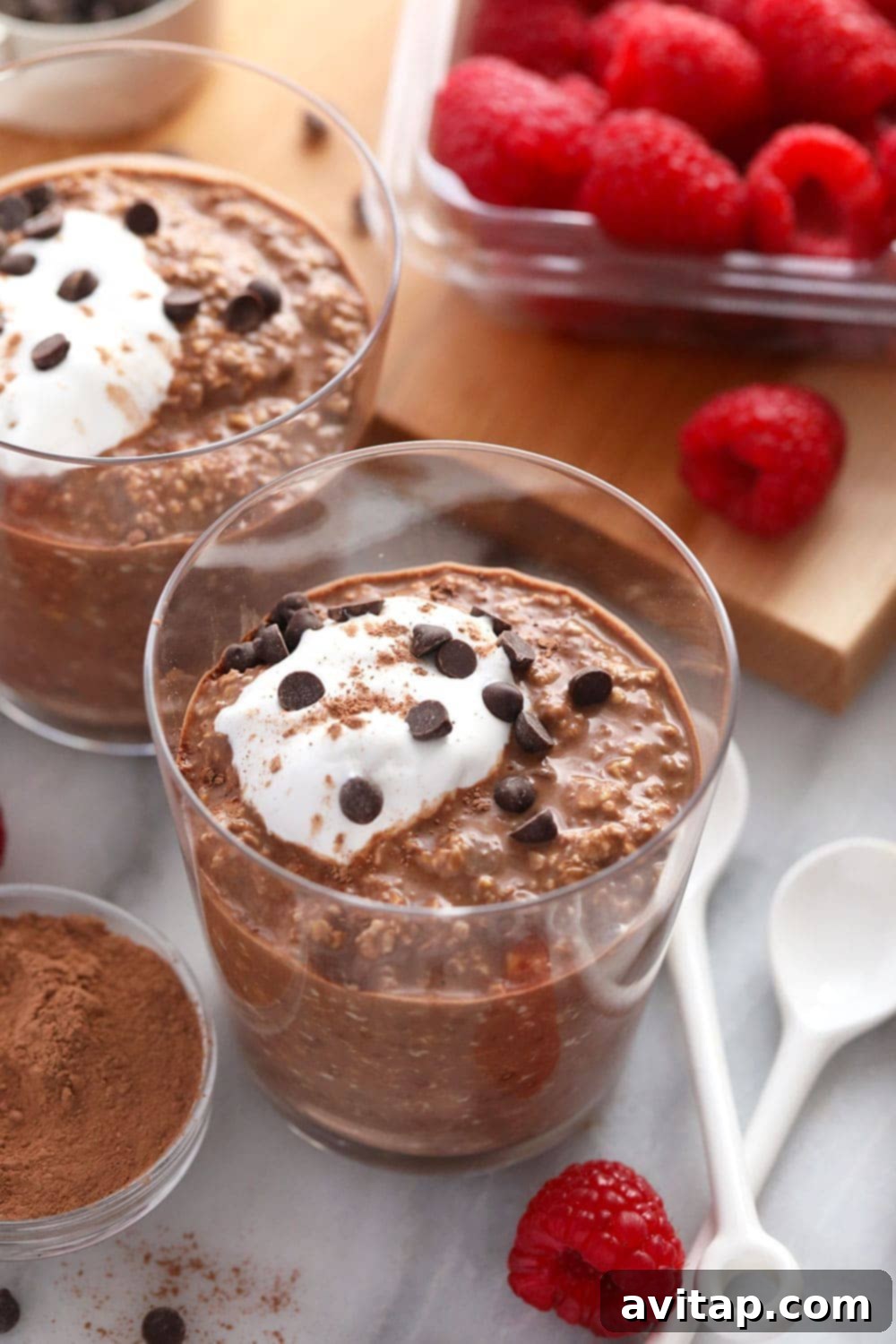 Quick Mocha Overnight Oats: Your Fast & Flavorful Morning Fuel Delicious Quick Mocha Overnight Oats in a elegant glass jar, topped with a sprinkle of chocolate chips, ready for a healthy and quick breakfast.