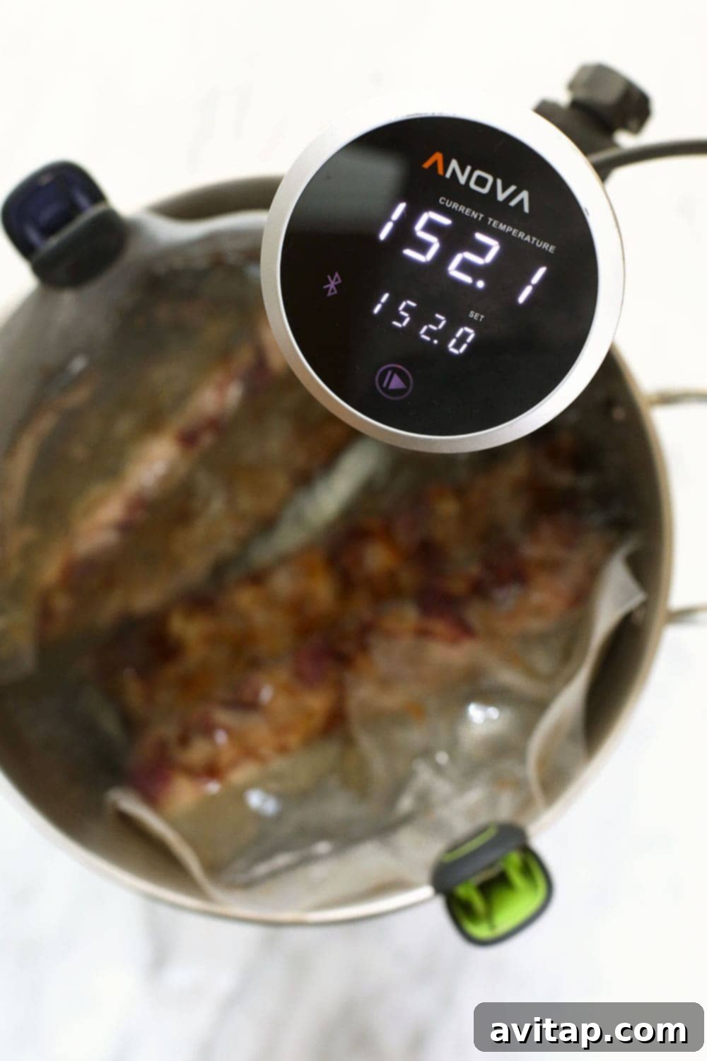 Ribs in a sous vide at 152.1ºF. 
